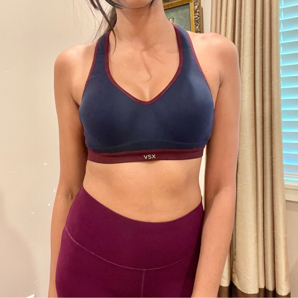 Victoria’s Secret sports bra 32B
